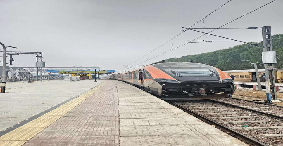 गुवाहाटी और कोलकाता के बीच वंदे भारत स्लीपर ट्रेन का उद्घाटन