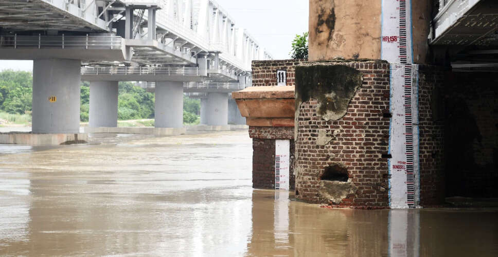 दिल्ली में यमुना नदी का जलस्तर बढ़ा, बाढ़ की आशंका
