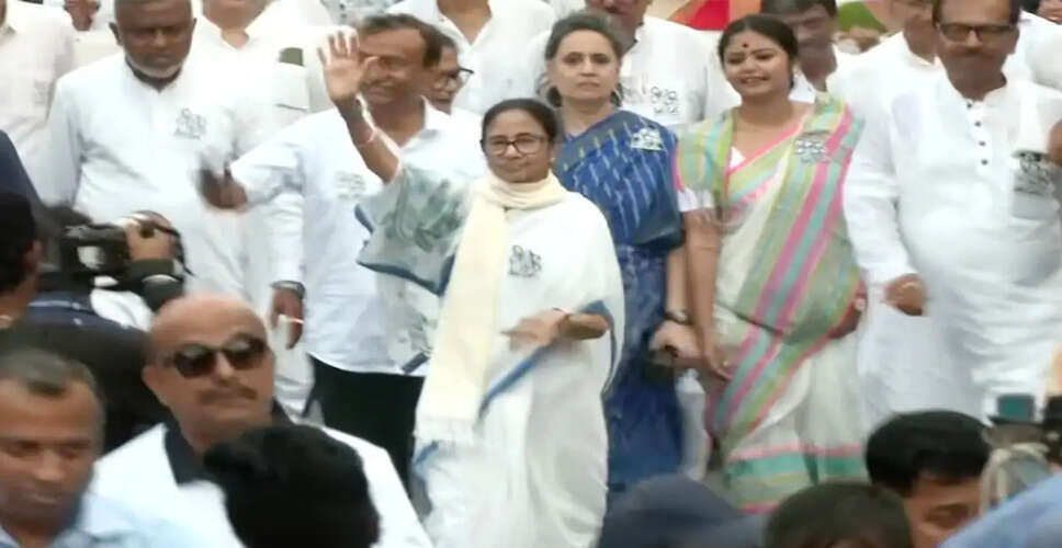 ममता बनर्जी की पदयात्रा: भवानीपुर में चुनावी माहौल गरमाता