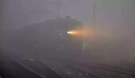 कोहरे के कारण देहरादून में ट्रेनों की रफ्तार प्रभावित