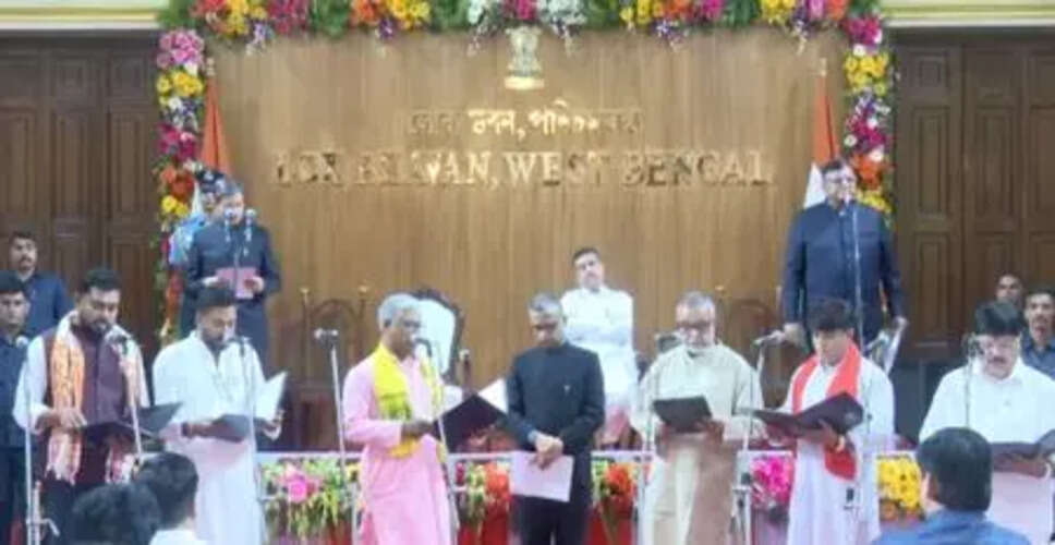 पश्चिम बंगाल में भाजपा सरकार का बड़ा विस्तार, 35 विधायक बने मंत्री
