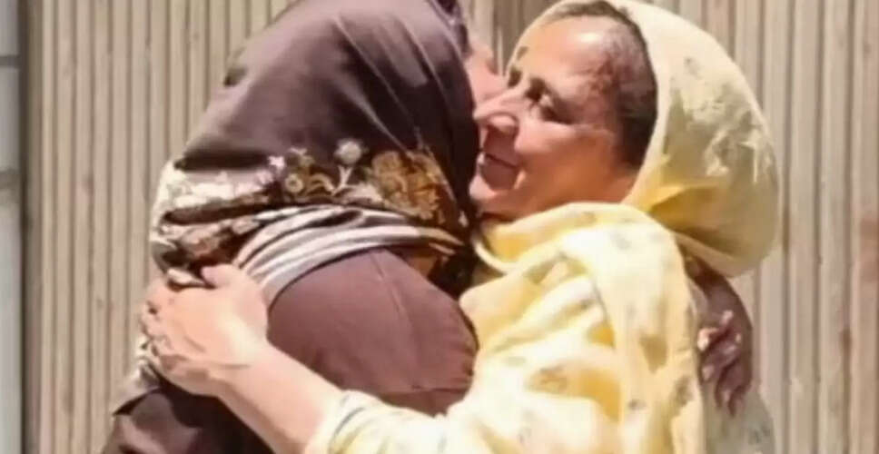 कश्मीर के छात्रों की सुरक्षित वापसी: यात्रा व्यवस्था पर उठे सवाल