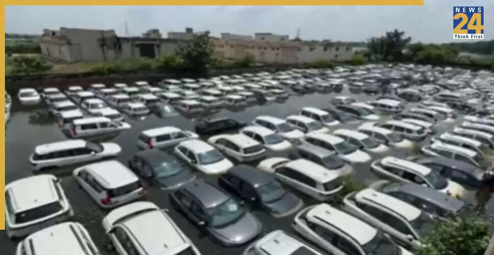 दिल्ली-एनसीआर में मूसलधार बारिश से नई कारों को हुआ नुकसान