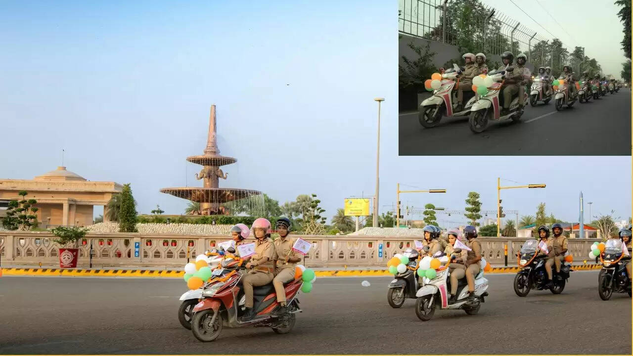 महिलाओं की सुरक्षा के लिए यूपी पुलिस ने निकाली बाइक रैली, 'मिशन शक्ति 5' का आगाज़