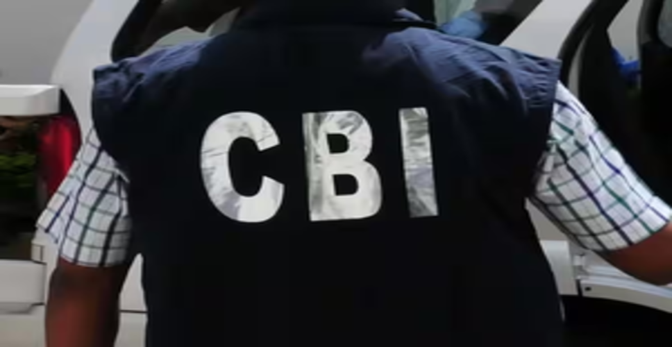 भारतीय युवाओं को रूस-यूक्रेन युद्ध में धकेलने के आरोप में चार तस्कर गिरफ्तार