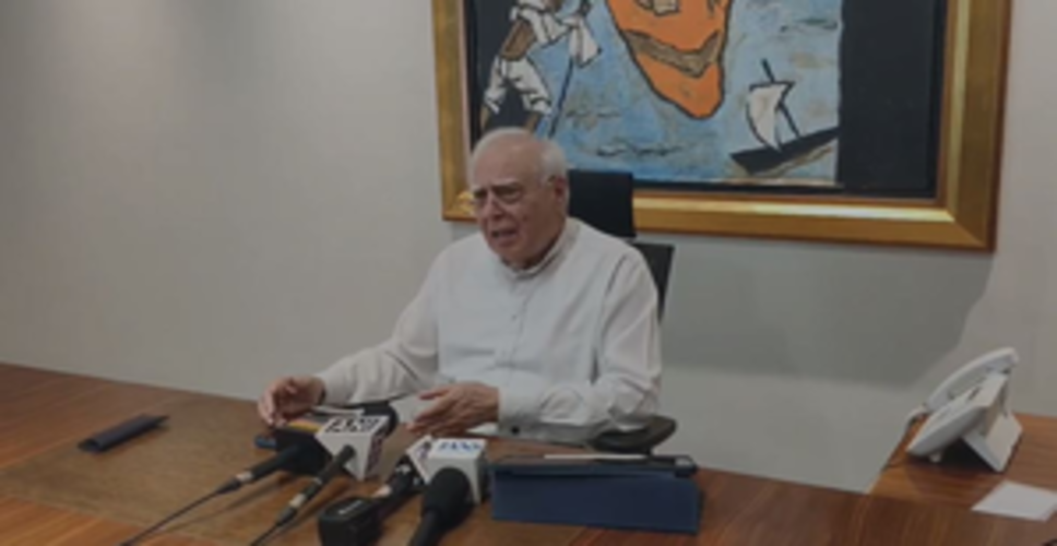 कपिल सिब्बल ने साधा पीएम मोदी पर निशाना, कहा-धर्म के नाम पर मांग रहे वोट