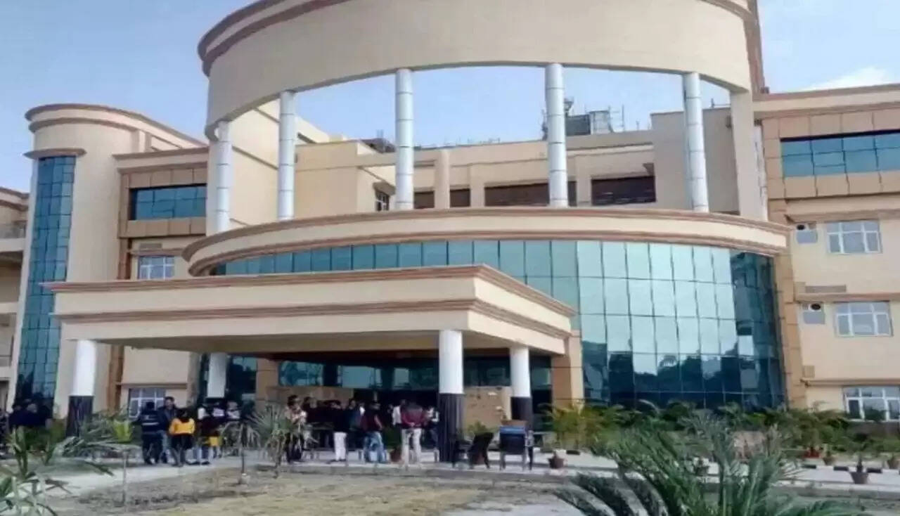 11 वर्षों से MBBS फर्स्ट ईयर में फंसा छात्र, NMC नियमों पर उठे सवाल