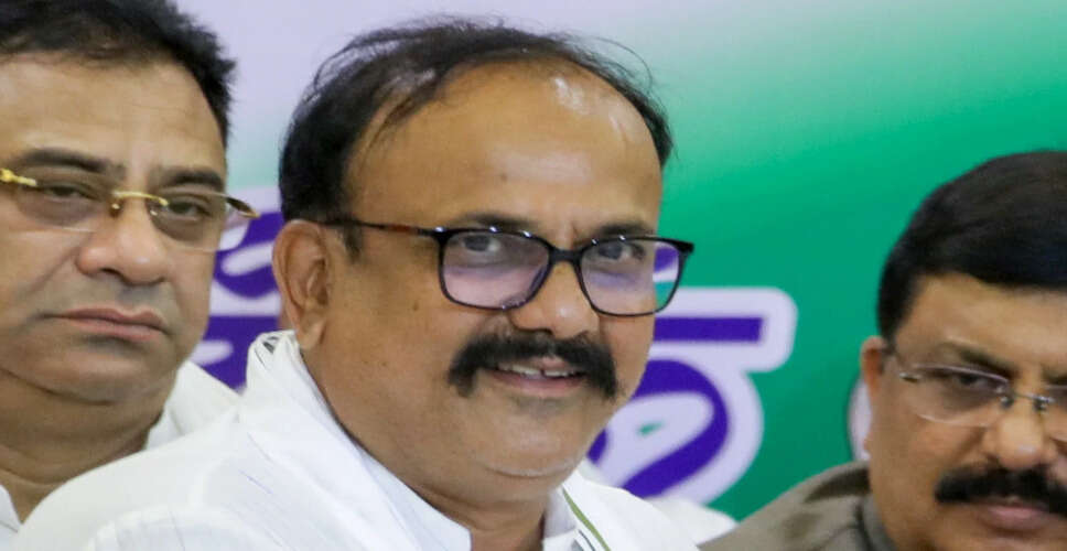 ठाणे में लोकल ट्रेन हादसे पर कांग्रेस ने रेल मंत्री के इस्तीफे की मांग की