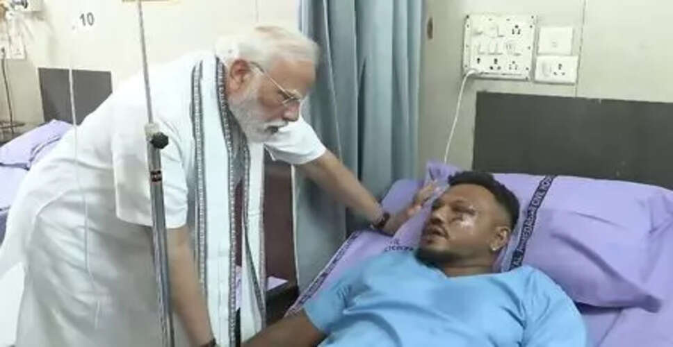 प्रधानमंत्री मोदी ने एयर इंडिया विमान दुर्घटना के एकमात्र बचे व्यक्ति से की मुलाकात