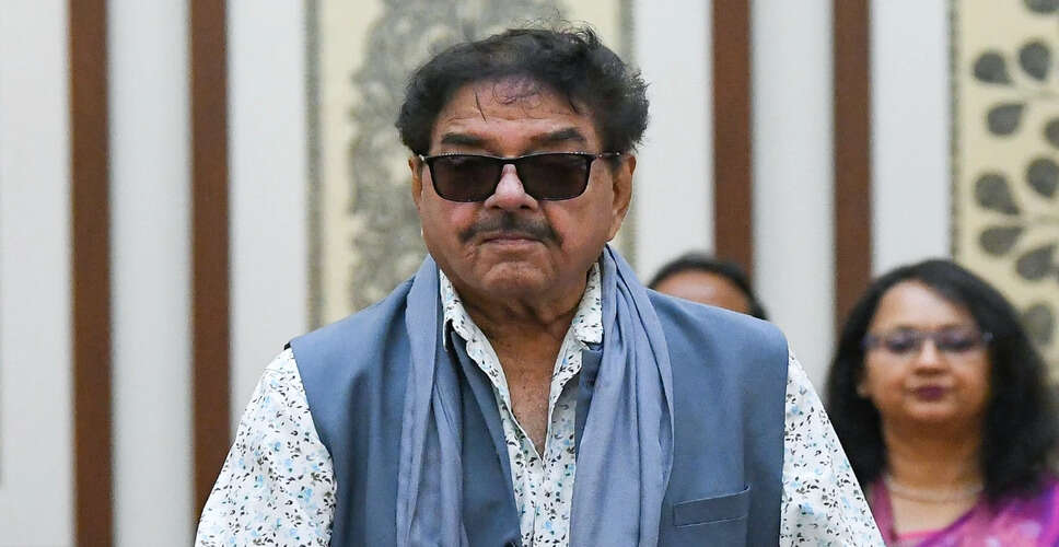 शत्रुघ्न सिन्हा ने पश्चिम बंगाल में मस्जिद के शिलान्यास पर उठाए सवाल