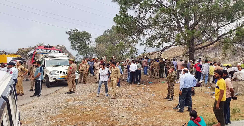 मध्य प्रदेश में सड़क हादसे में तीन भाइयों की मौत, सोशल मीडिया पर वायरल हुआ वीडियो