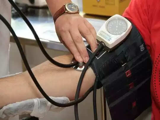 हींग के सेवन के लाभ और हानियाँ: जानें सावधानियाँ
