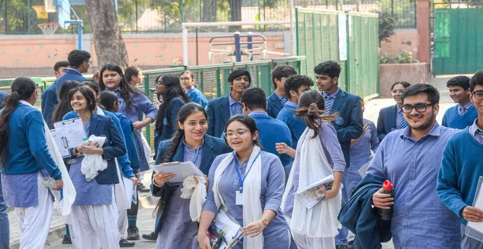 दिल्ली के स्कूलों को मिली बम से उड़ाने की धमकी, सुरक्षा जांच जारी