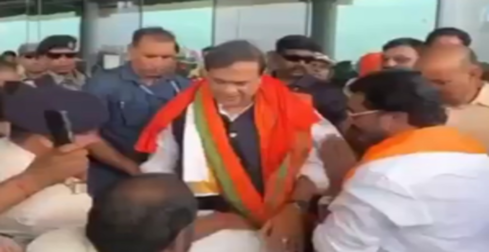 असम के सीएम हिमंता बिस्वा सरमा को झारखंड सरकार ने पाकुड़ और गोपीनाथपुर गांव जाने से रोका : भाजपा