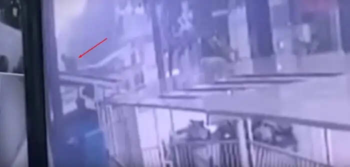 बच्ची की जान बचाने वाला डिलीवरी बॉय: 12वीं मंजिल से गिरने का अद्भुत किस्सा