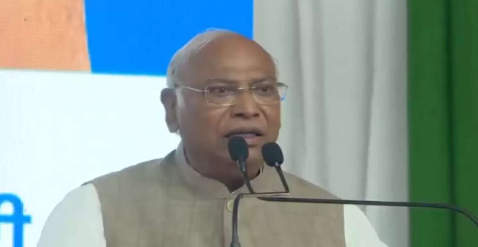 खरगे ने पीएम मोदी से कहा: चुनाव प्रचार पर ध्यान न दें, दुश्मन पर ध्यान दें