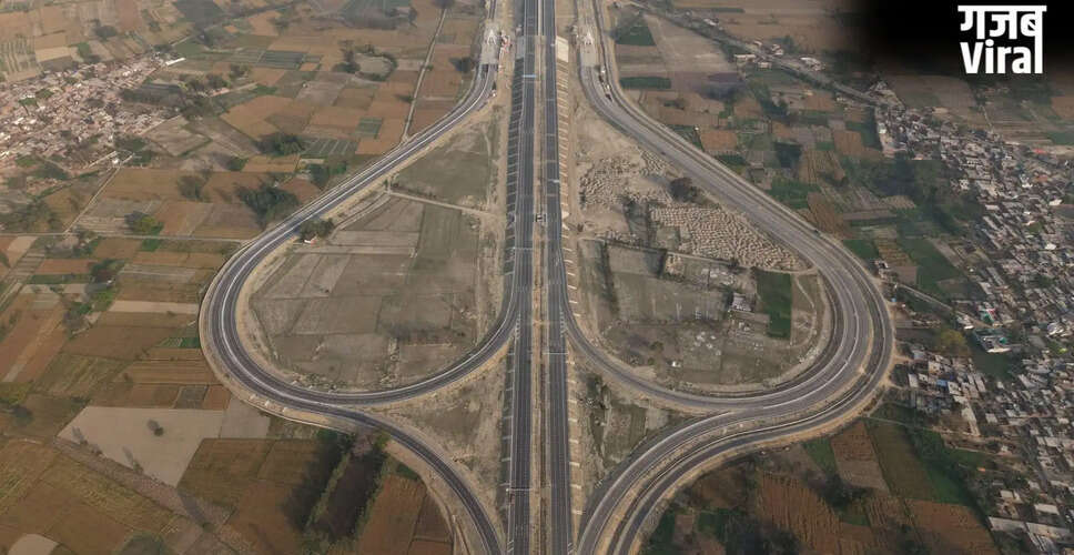 प्रधानमंत्री मोदी ने गंगा एक्सप्रेसवे का उद्घाटन किया