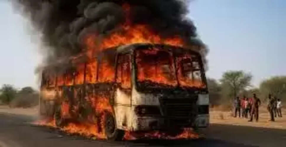 जैसलमेर से जोधपुर जा रही बस में आग, यात्रियों में अफरा-तफरी