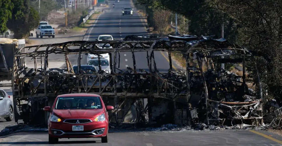 मेक्सिको में ड्रग कार्टेल नेता की हत्या के बाद यात्रा में बाधा