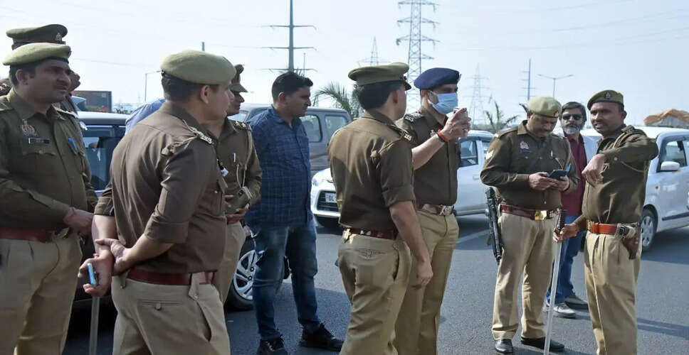 बिजनौर में पुलिस ने पकड़े दो युवक, दुबई के पाकिस्तानी हैंडलर से जुड़े होने का आरोप