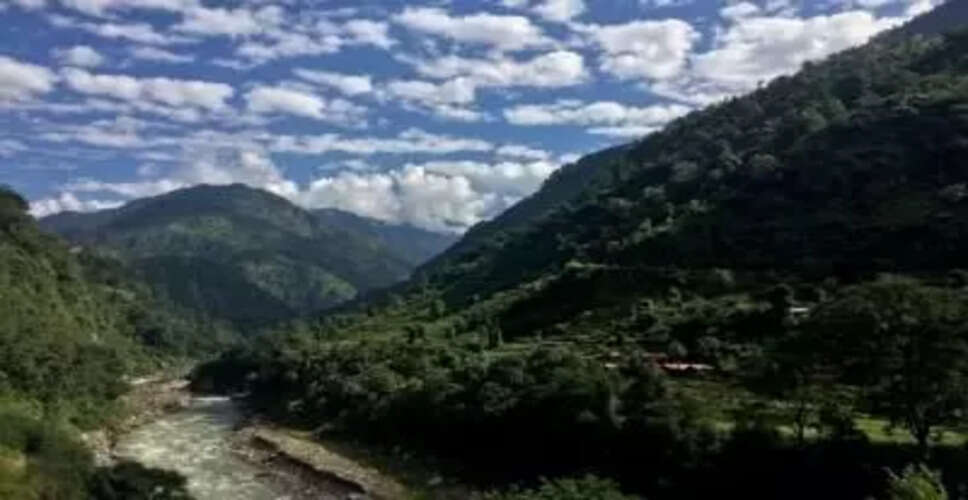 उत्तराखंड में केदारनाथ जा रहे श्रद्धालुओं की गाड़ी पर मलबा गिरने से दो की मौत