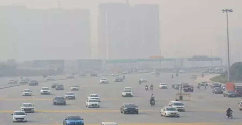 दिल्ली में वायु गुणवत्ता संकट: सुप्रीम कोर्ट ने पंजाब और हरियाणा से मांगा जवाब