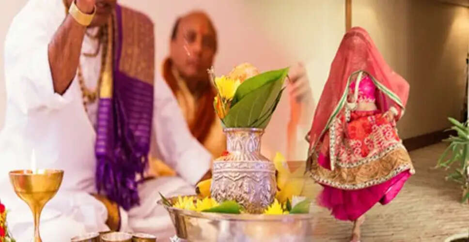 दुल्हन ने पंडित के साथ भागकर मचाई हलचल