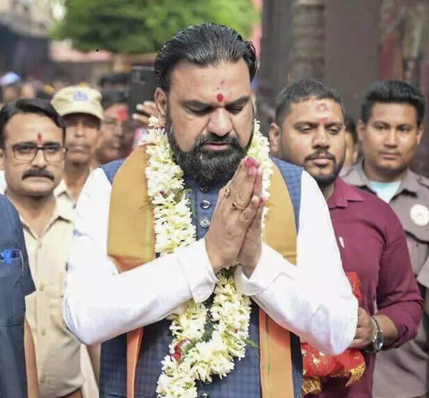 असम में बीजेपी सरकार के शपथ ग्रहण से पहले कामाख्या मंदिर में पूजा