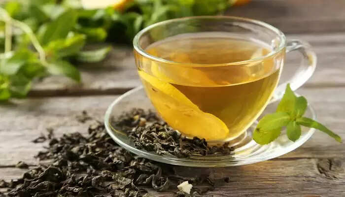 ग्रीन टी के फायदे और नुकसान: जानें सीमित सेवन क्यों है जरूरी
