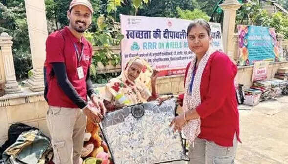 ग्वालियर में एक रुपये में खुशियों का अनोखा अभियान