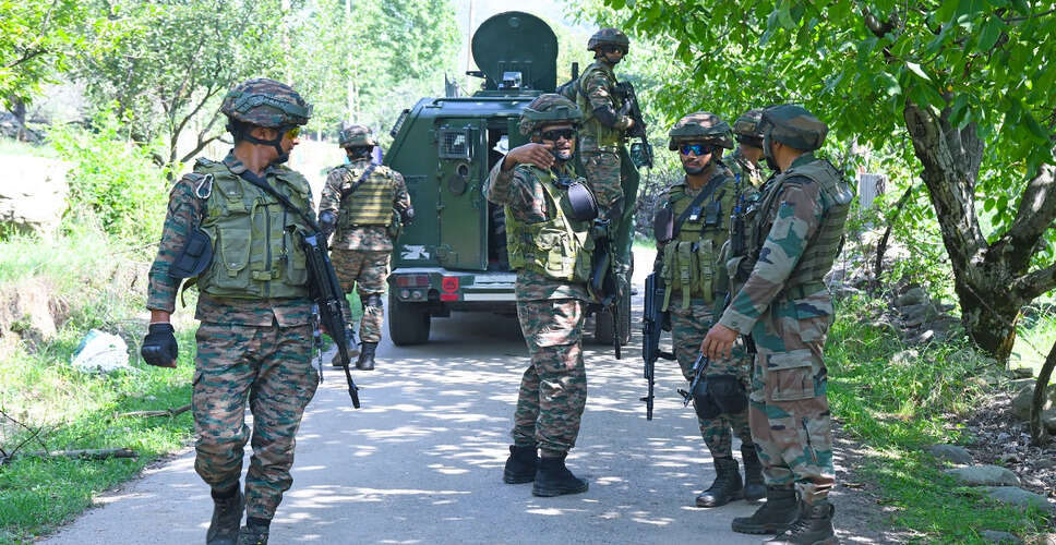 किश्तवाड़ में सुरक्षा बलों और आतंकवादियों के बीच मुठभेड़ जारी