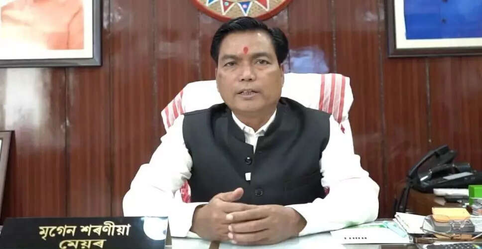 गौरव गोगोई के स्वागत में कांग्रेस के होर्डिंग्स हटाए गए