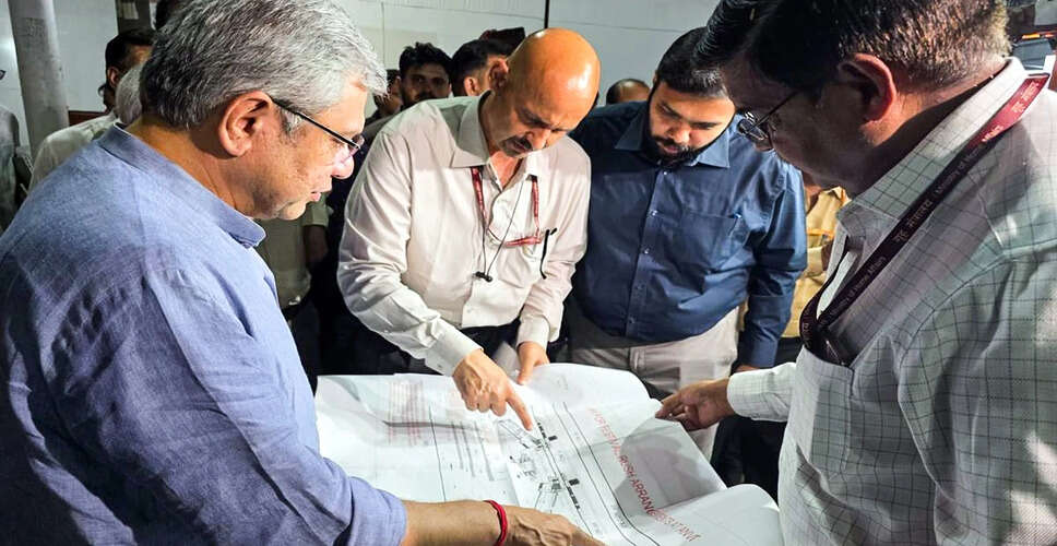 त्योहारों के दौरान यात्रियों की सुरक्षा सुनिश्चित करने के लिए रेलवे की तैयारियां