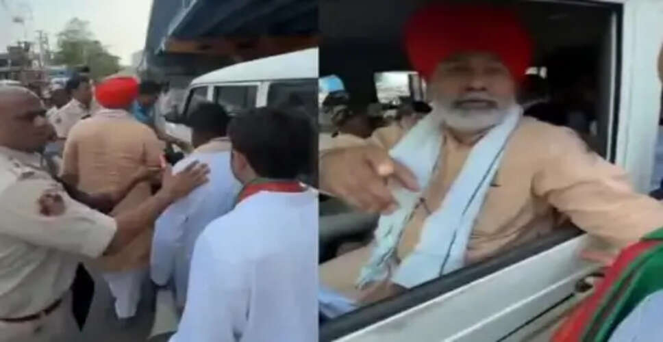 भुवनेश्वर में किसानों के आंदोलन के दौरान राकेश टिकैत की गिरफ्तारी