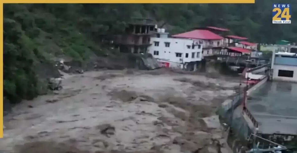 देहरादून में बादल फटने से भारी नुकसान, दो लोग लापता