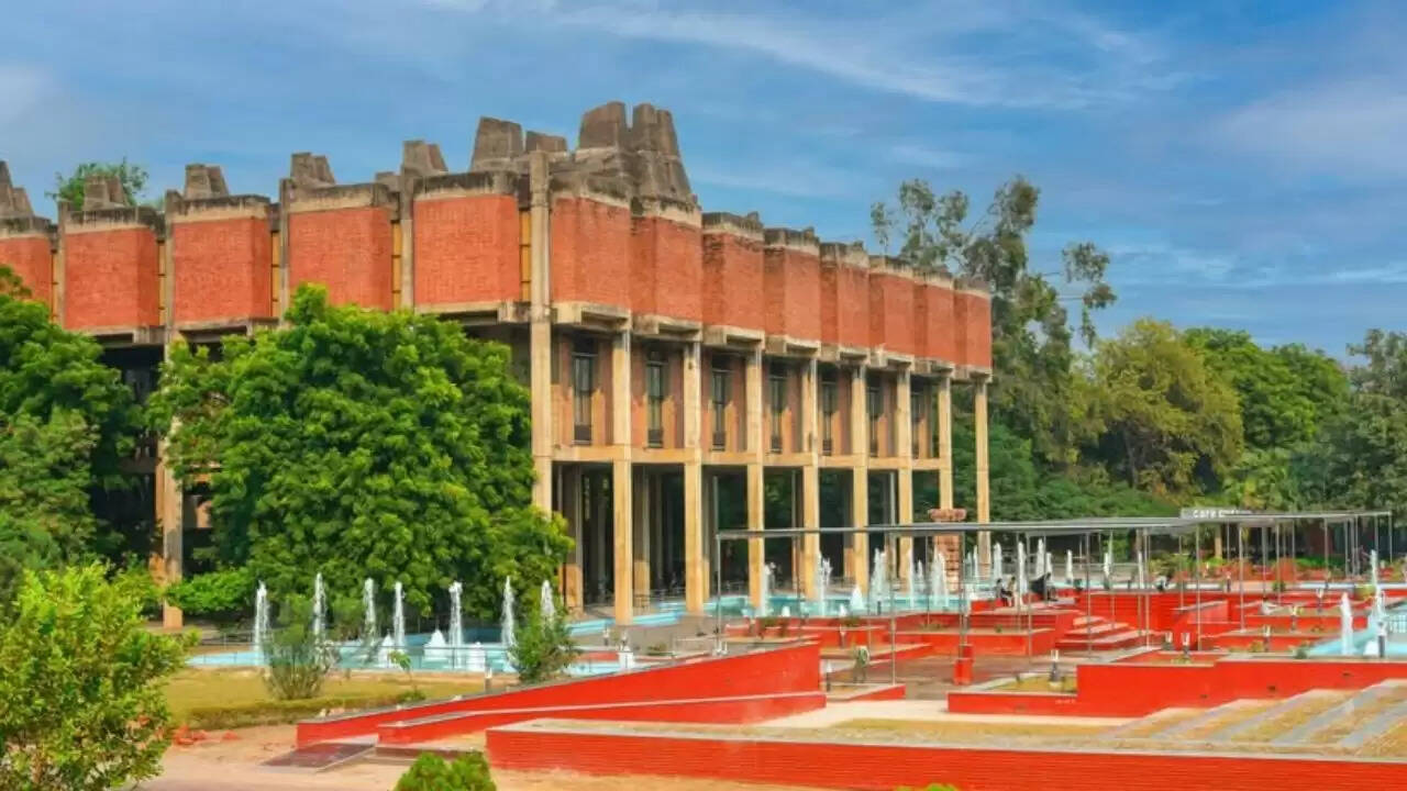 IIT कानपुर ने स्टार्टअप्स में बनाया नया रिकॉर्ड, देश का सबसे बड़ा संस्थान बना