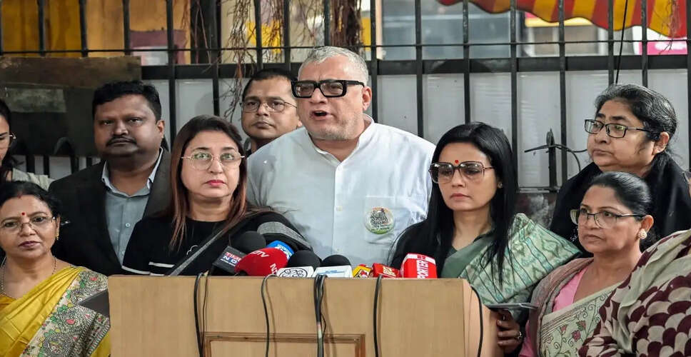 टीएमसी और चुनाव आयोग के बीच बैठक में तनाव, तीखी बहस का सामना