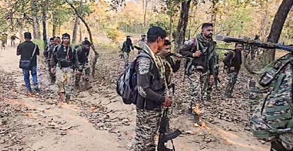 सुरक्षा बलों ने माओवादियों के बंकरों को ध्वस्त किया