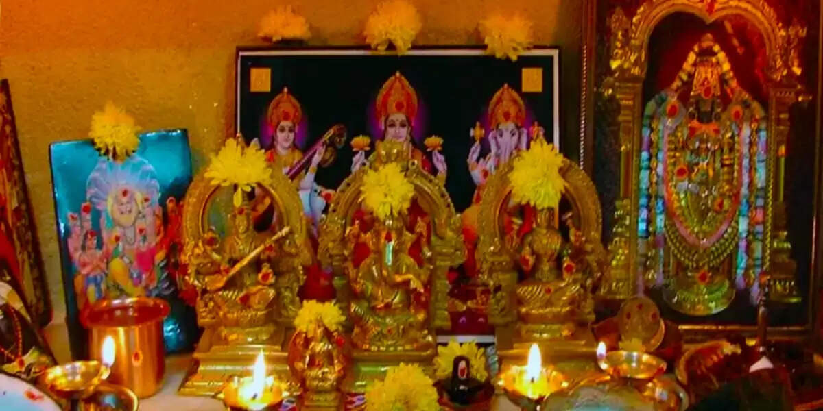 घर के मंदिर में न रखें ये 5 चीजें, वरना हो सकता है नुकसान