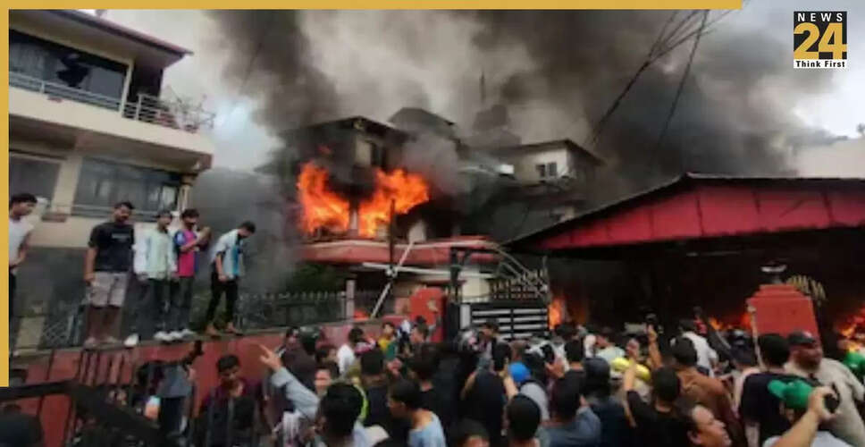 नेपाल में सोशल मीडिया प्रतिबंध के खिलाफ प्रदर्शन के दौरान 1500 से अधिक कैदी फरार