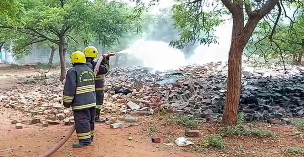 लखनऊ में पटाखा फैक्ट्री में विस्फोट से दो की मौत, कई घायल