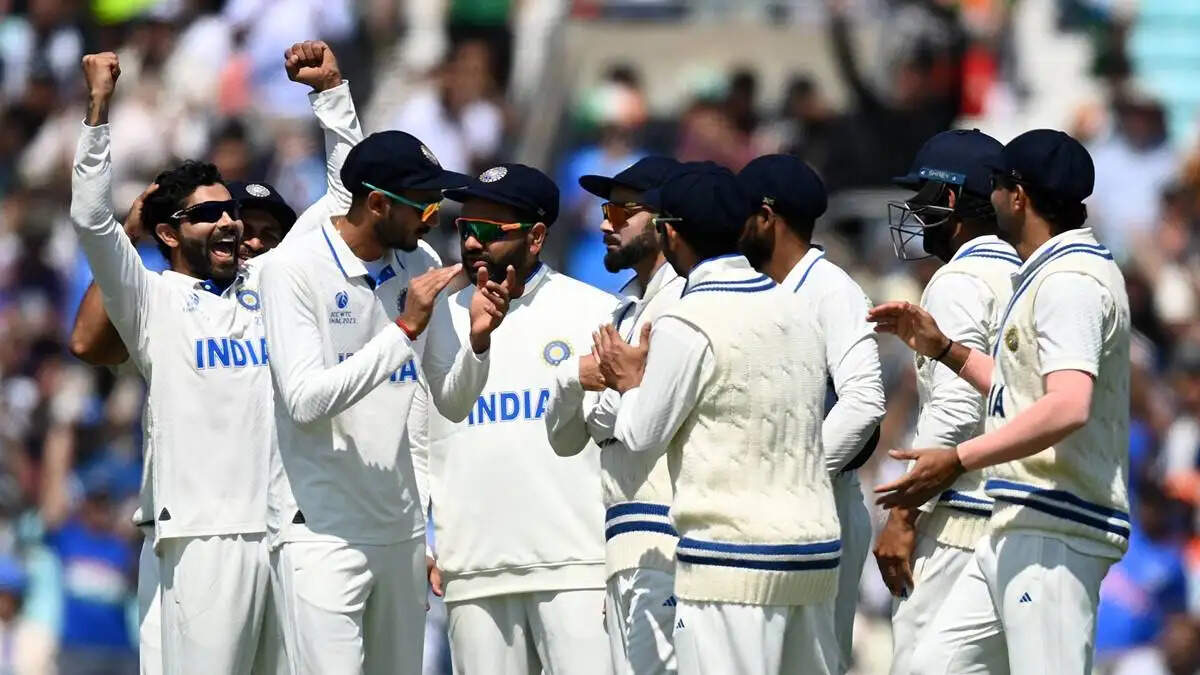 भारत की टीम साउथ अफ्रीका के खिलाफ टेस्ट सीरीज के लिए तैयार, 15 सदस्यीय दल में 5 ओपनर्स शामिल