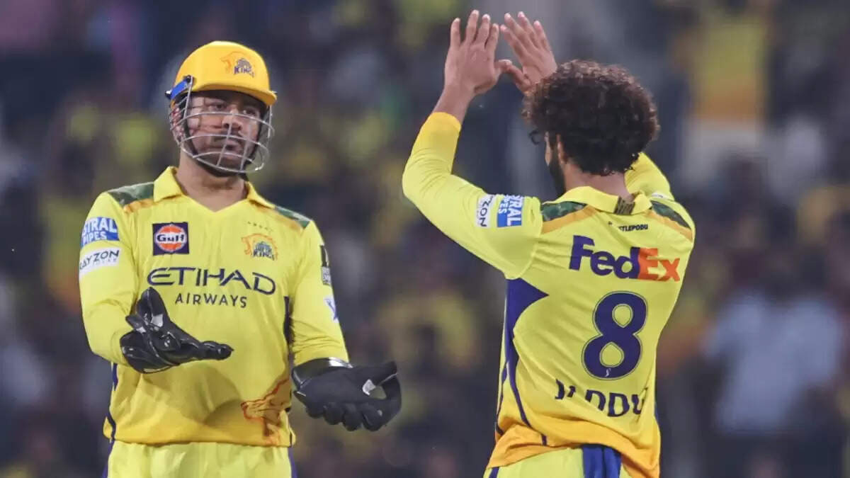 धोनी ने आईपीएल में बनाया नया रिकॉर्ड, 200 डिस्मल करने वाले पहले खिलाड़ी बने