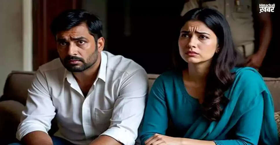 कोलकाता में वकील की पत्नी को गिफ्ट किया 50 हजार का फोन, साइबर क्राइम में फंसे