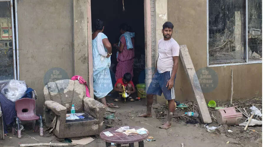 असम में बाढ़ के बाद स्वास्थ्य संकट की बढ़ती चिंताएँ