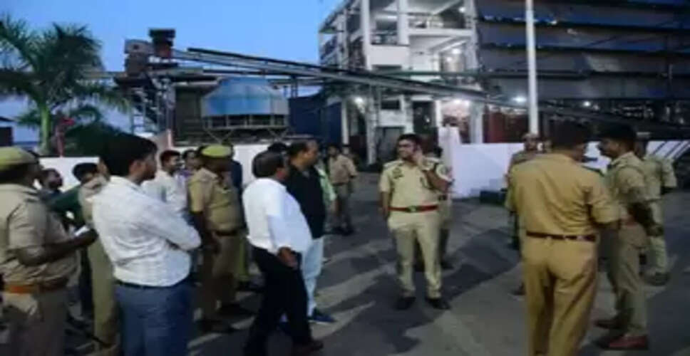 उत्तर प्रदेश के बाराबंकी में डीजल टैंक में सफाई करने उतरे तीन मजदूरों की दम घुटने से मौत