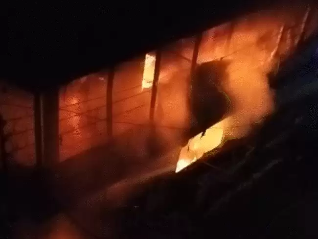 इंदौर में भीषण अग्निकांड: स्मार्ट लॉक की खामियों ने बढ़ाई मुसीबत