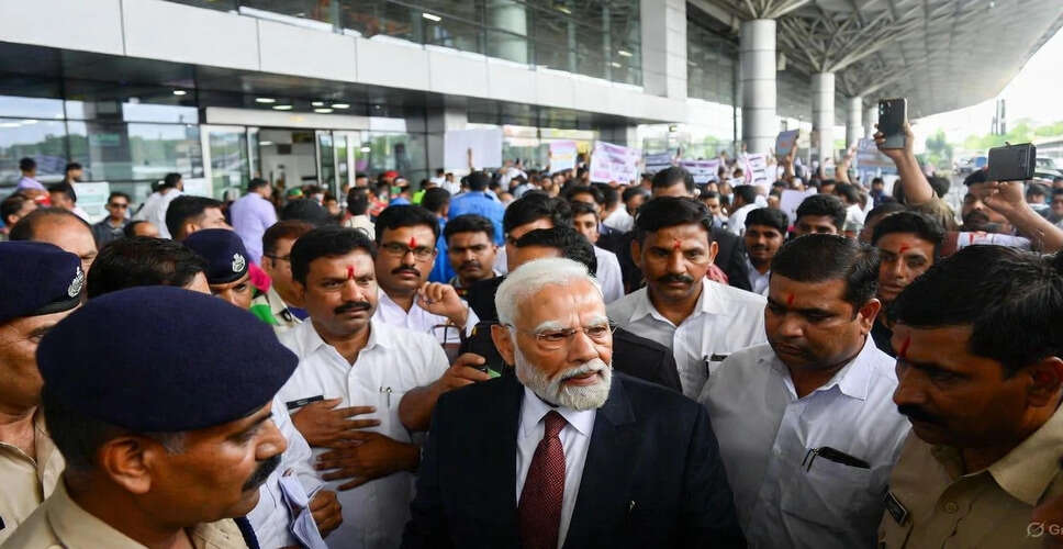 इंडिगो एयरलाइन संकट: सरकार ने उड़ानें बहाल करने का दिया निर्देश