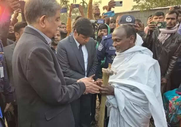 बांग्लादेश में दीपू दास की हत्या पर भारतीयों का गुस्सा, सरकार ने परिवार से की मुलाकात