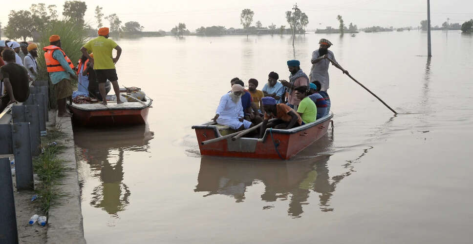 पंजाब में बाढ़ के बीच मंत्रियों की क्रूज यात्रा पर विवाद